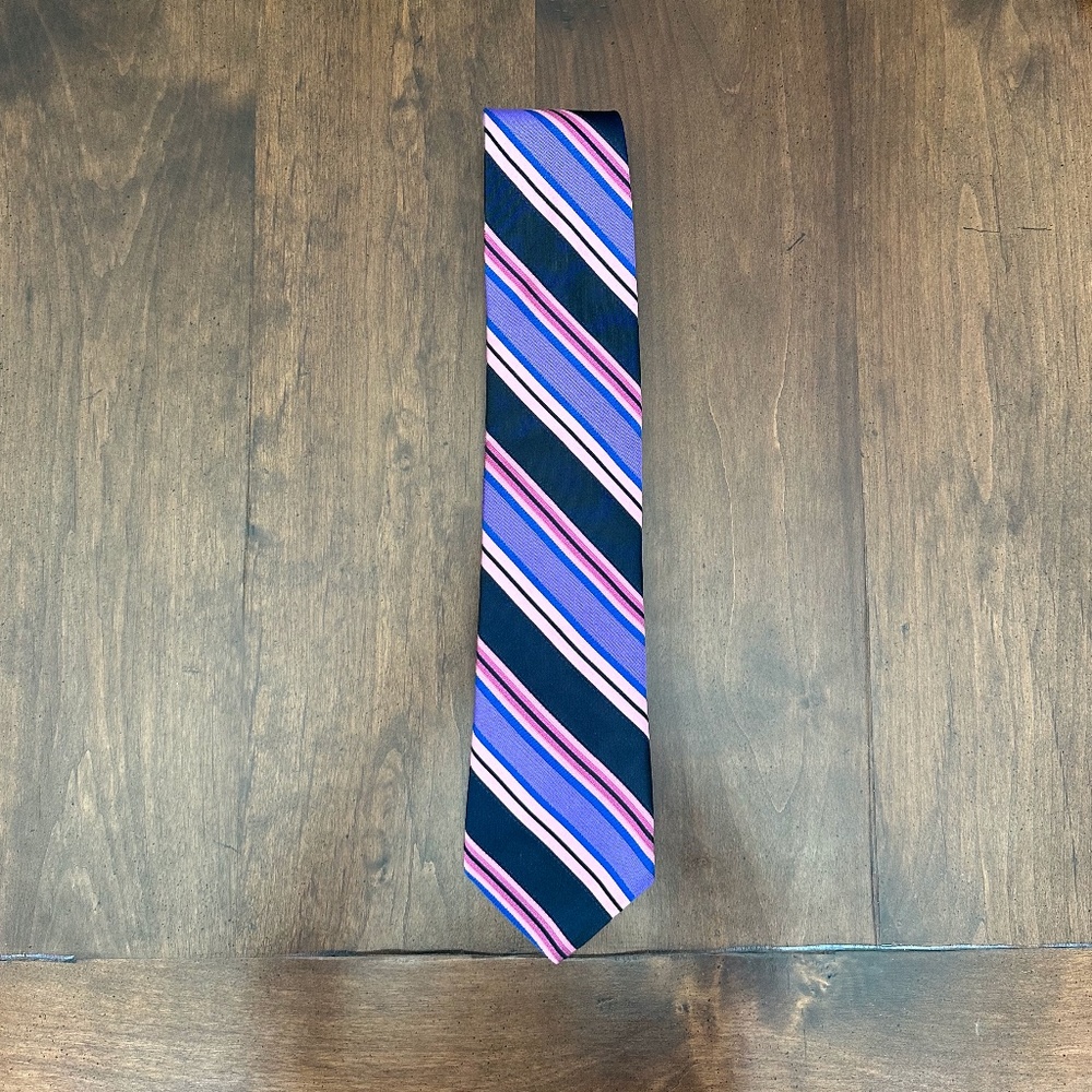 Q Custom Clothier 100% Italian Silk tie